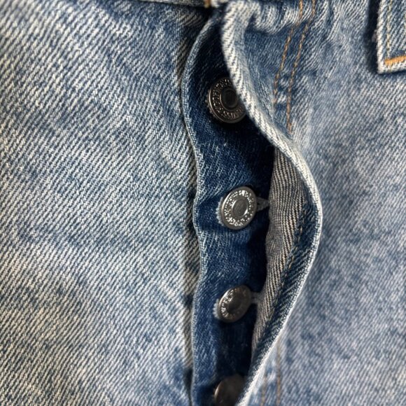 Levis 501® Original Fit High Rise Women's Shorts Denim Size 29 - Picture 5 of 6